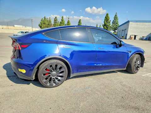 7SAYGDEF9NF501547 — 2022 Tesla Model Y, foto 3 de Copart 27.10.2026, Parte delantera