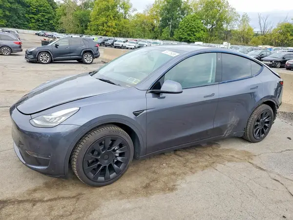 7SAYGDEE2NA009267 Tesla Model Y 2022 — uszkodzenie Tył, zdjęcie przed naprawą
