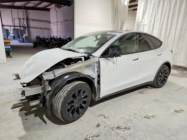 7SAYGAEE1NF518882 Tesla Model Y 2022 — Front end damage, before-repair photo