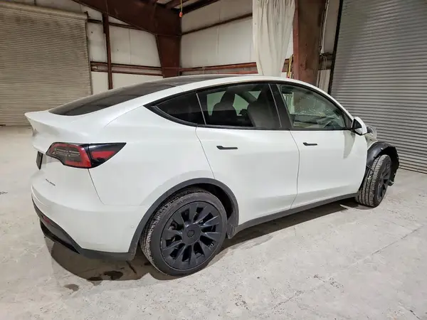 7SAYGAEE1NF518882 — 2022 Tesla Model Y, photo 3 from Copart, Front end