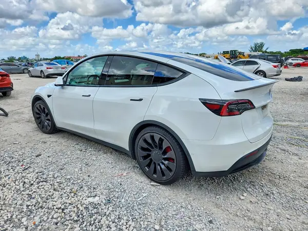 7SAYGDEF4NF322736 — 2022 Tesla Model Y, фото 2 с аукциона Copart, Подтопление