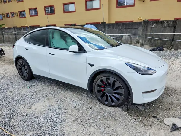 7SAYGDEF4NF322736 — 2022 Tesla Model Y, фото 4 с аукциона Copart, Подтопление