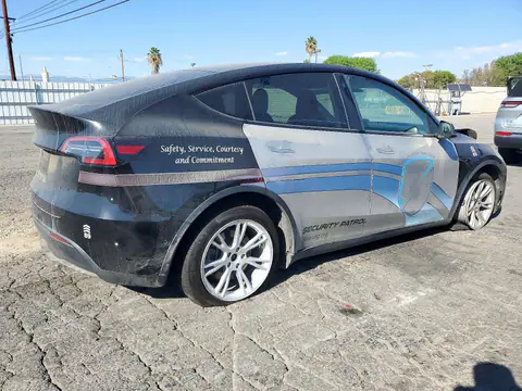 7SAYGDEE3NF380389 — 2022 Tesla Model Y, foto 3 de Copart 22.10.2026, Parte delantera