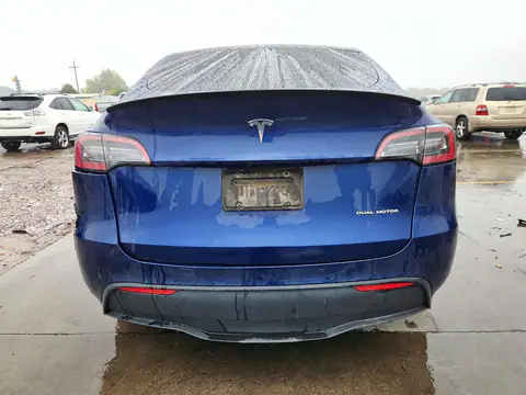 7SAYGDEE8NF323332 — 2022 Tesla Model Y, zdjęcie 6 z Copart, Bok