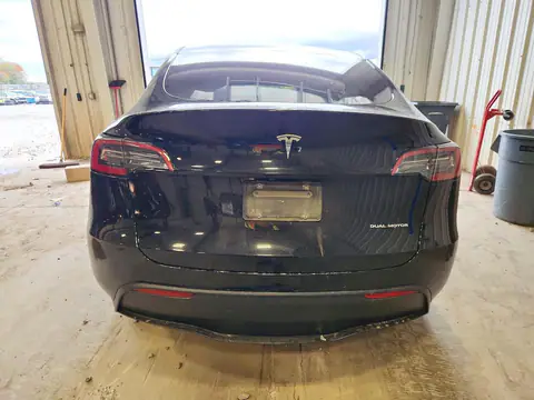 7SAYGDEE7NF329932 — 2022 Tesla Model Y, zdjęcie 6 z Copart, Przód
