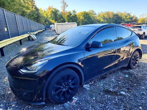 7SAYGAEE1NF433296 — 2022 Tesla Model Y, Parte trasera, fotos antes de reparar