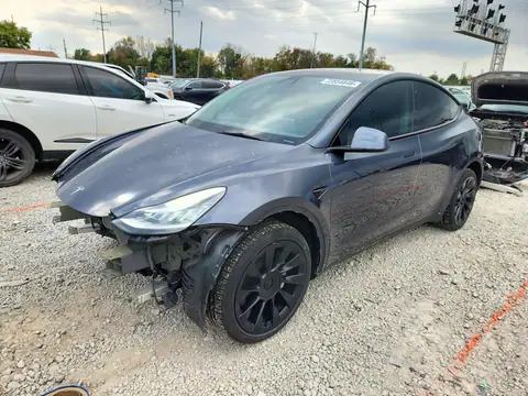 7SAYGDEE9NF421818 — 2022 Tesla Model Y, Parte delantera, fotos antes de reparar