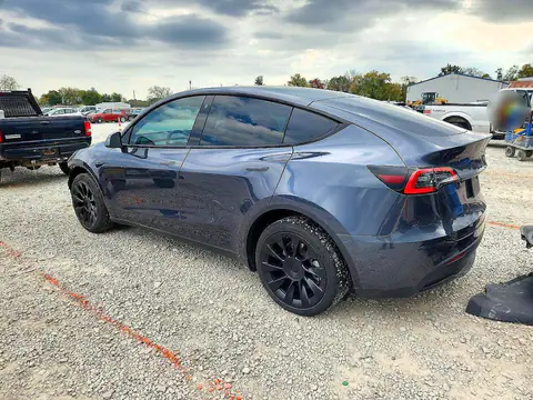 7SAYGDEE9NF421818 — 2022 Tesla Model Y, foto 2 de Copart, Parte delantera