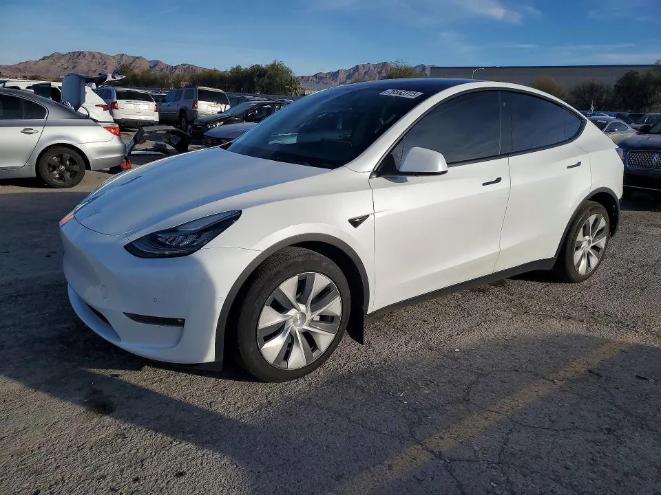 2022 Tesla Model Y VIN 7SAYGAEE0NF339751 фото 1
