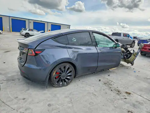 2023 TESLA MODEL Y VIN 7SAYGDEF7PF874976 фото 3