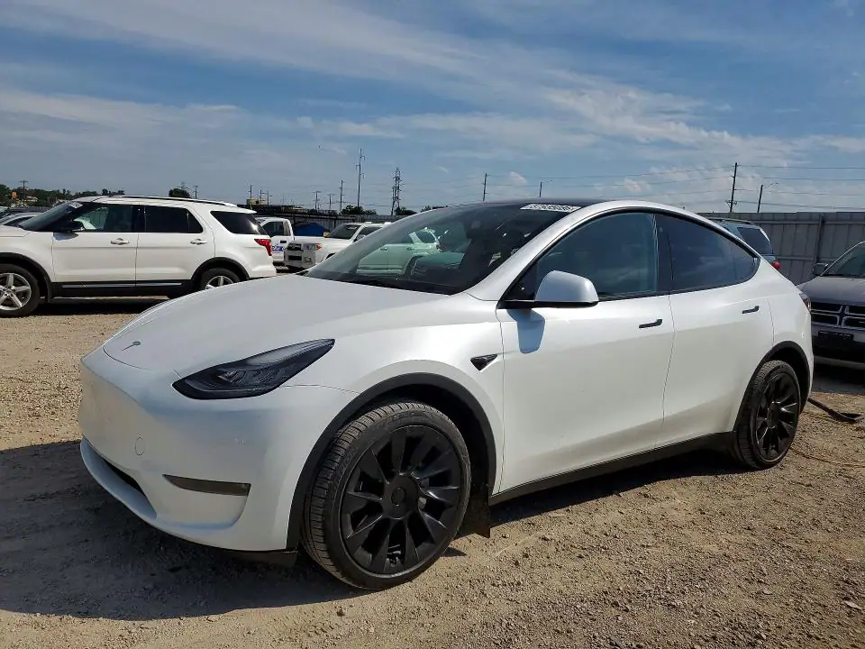 7SAYGDEE7PA065353 Tesla Model Y 2023 — Hail damage, before-repair photo