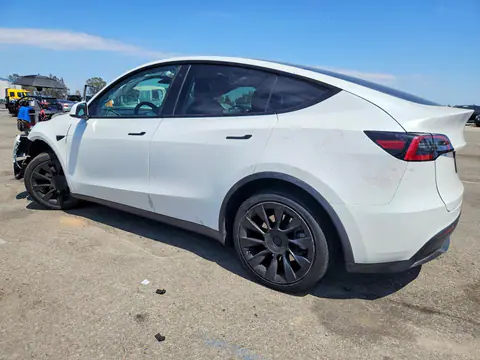 2023 Tesla Model Y VIN 7SAYGAEE6PF697231 фото 2