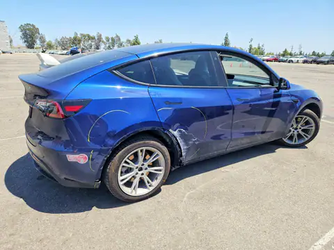 7SAYGDEE6PF586700 — 2023 Tesla Model Y, фото 3 с аукциона Copart 29.09.2026, Боковая часть