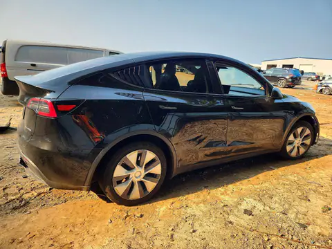 2023 TESLA MODEL Y VIN 7SAYGDEE8PA127844 фото 3