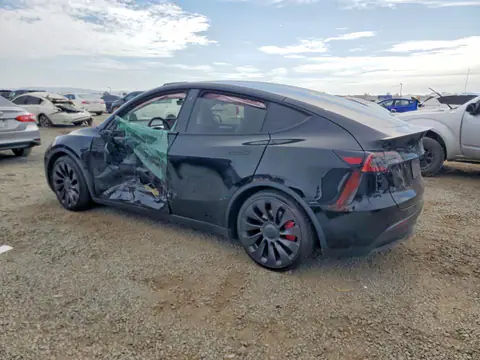 7SAYGDEF0PF757868 — 2023 Tesla Model Y, фото 2 з Copart 27.10.2026, Бокова частина
