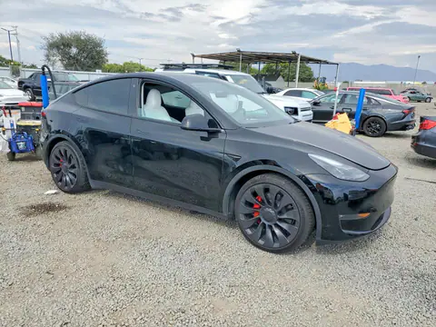 7SAYGDEF0PF757868 — 2023 Tesla Model Y, фото 4 з Copart 27.10.2026, Бокова частина
