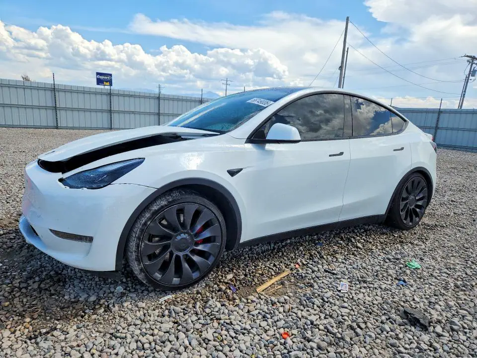 7SAYGDEF7PF848586 Tesla Model Y 2023 — Side damage, before-repair photo