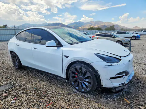 7SAYGDEF7PF848586 — 2023 Tesla Model Y, photo 4 from Copart 16.10.2026, Side