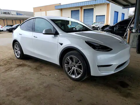 7SAYGDEE3PF967484 — 2023 Tesla Model Y, фото 4 с аукциона Copart 13.10.2026, Боковая часть