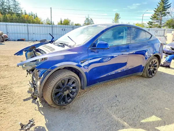 7SAYGAEE1PF706630 Tesla Model Y 2023 — Front end damage, before-repair photo