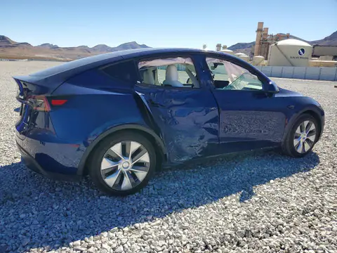 7SAYGAEE2PF945068 — 2023 Tesla Model Y, zdjęcie 3 z Copart 28.10.2026, Bok