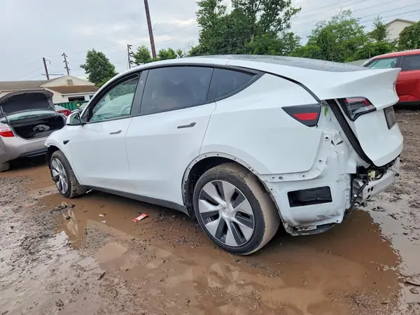 7SAYGDEE5PF797211 — 2023 Tesla Model Y, ფოტო 2, Copart 12.10.2026, წინა ნაწილი