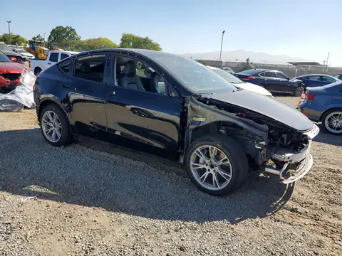 7SAYGAEE6PF915135 — 2023 Tesla Model Y, foto 4 de Copart 23.10.2026, Parte delantera