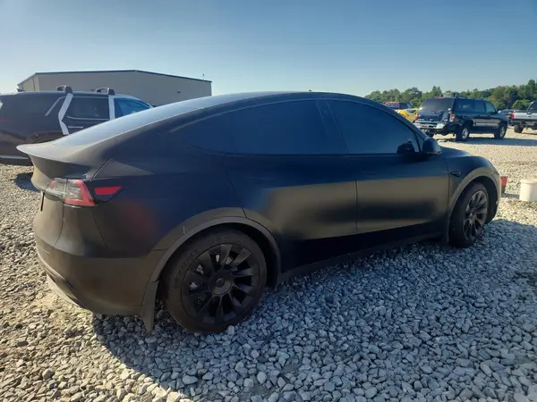7SAYGDEE3PA074681 — 2023 Tesla Model Y, фото 3 с аукциона Copart, Передняя часть