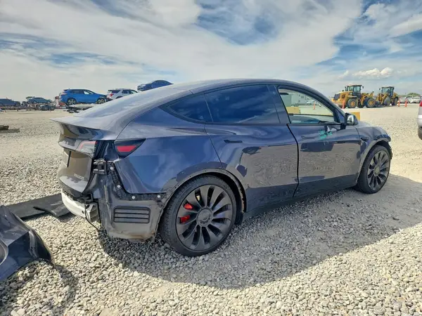 7SAYGDEF1PF711000 — 2023 Tesla Model Y, фото 3 с аукциона Copart, Боковая часть