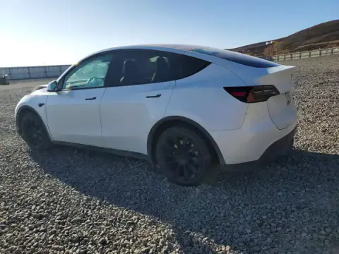 7SAYGAEE3PF745641 — 2023 Tesla Model Y, foto 2 de Copart, Parte delantera
