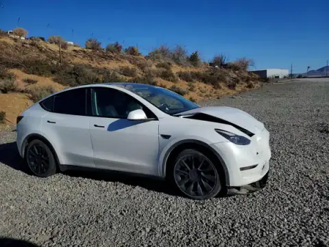 7SAYGAEE3PF745641 — 2023 Tesla Model Y, foto 4 de Copart, Parte delantera