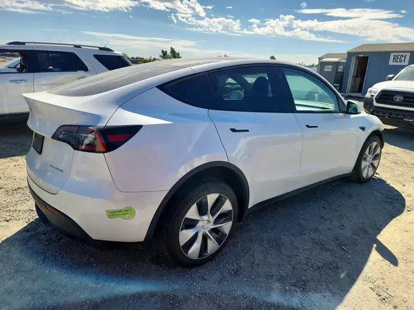 7SAYGDEE2PF671002 — 2023 Tesla Model Y, фото 3 с аукциона Copart 29.09.2026, Передняя часть