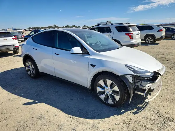 7SAYGDEE2PF671002 — 2023 Tesla Model Y, фото 4 с аукциона Copart 29.09.2026, Передняя часть