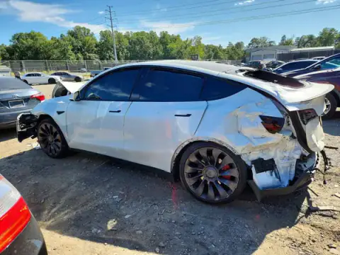 7SAYGDEF6PF790261 — 2023 Tesla Model Y, foto 2 de Copart, Parte delantera