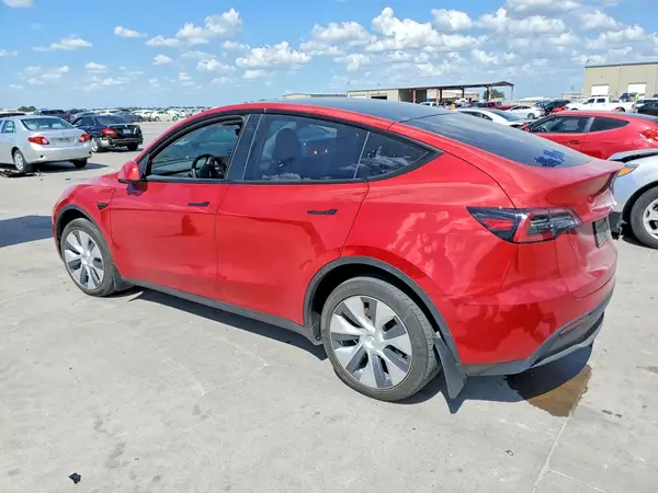 7SAYGDEE4PA088086 — 2023 Tesla Model Y, фото 2 с аукциона Copart, Боковая часть