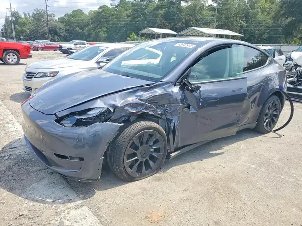 7SAYGDEE7PF747099 Tesla Model Y 2023 — повреждение Боковая часть, фото до ремонта