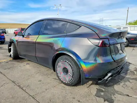 7SAYGDEEXPF706952 — 2023 Tesla Model Y, фото 2 с аукциона Copart, ПЕРЕДНЯЯ ЧАСТЬ