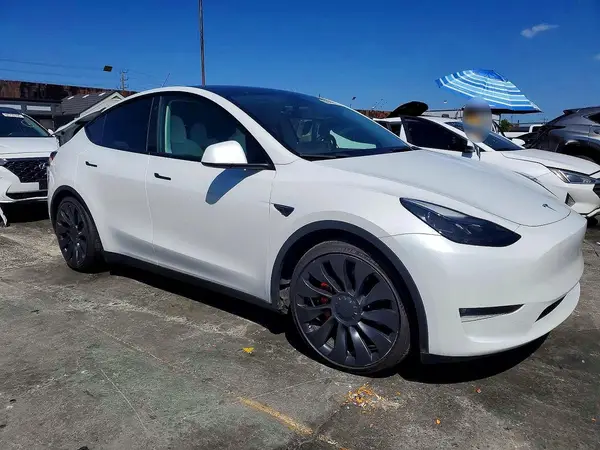 7SAYGDEF4PF694645 — 2023 Tesla Model Y, фото 4 с аукциона Copart, Задняя часть