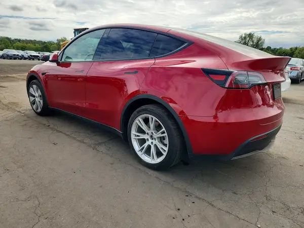7SAYGDEE5PA107048 — 2023 Tesla Model Y, photo 2 from Copart, Flood