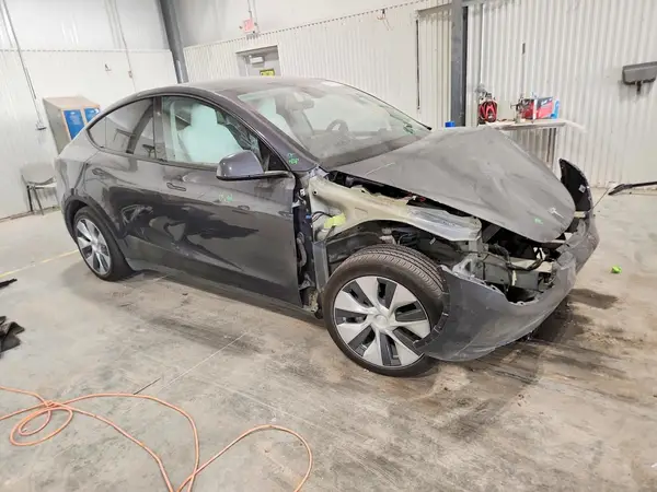 7SAYGAEE3PF840670 — 2023 Tesla Model Y, photo 4 from Copart, Front end