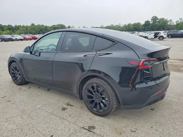7SAYGDEE3PA025819 — 2023 Tesla Model Y, zdjęcie 2 z Copart 08.10.2026, Przód