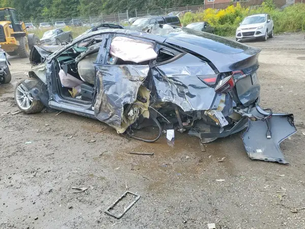 7SAYGAEE7PF741981 — 2023 Tesla Model Y, фото 2 с аукциона Copart, Опрокидывание