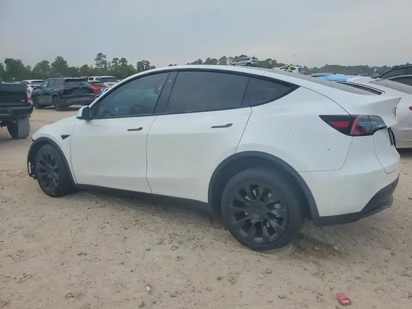 7SAYGDEE4PA117540 — 2023 Tesla Model Y, фото 2 с аукциона Copart, Передняя часть