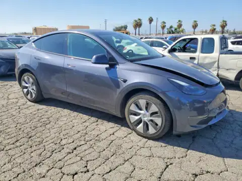 7SAYGDEE6PF831866 — 2023 Tesla Model Y, წინა ნაწილი (Front End), ფოტოები შეკეთებამდე