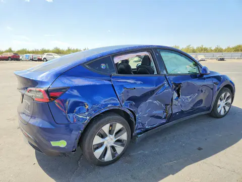 2023 Tesla Model Y VIN 7SAYGDEE0PF784334 фото 3