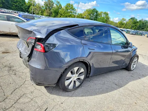 7SAYGDEEXPA209302 — 2023 Tesla Model Y, фото 3 з Copart 05.10.2026, Передня частина