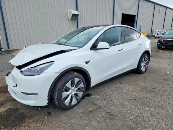 7SAYGDEE3PA210260 Tesla Model Y 2023 — Front end damage, before-repair photo