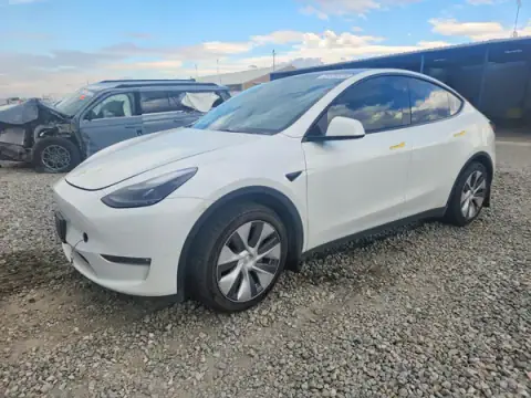 7SAYGDEE5PF843779 — 2023 Tesla Model Y, БОКОВАЯ ЧАСТЬ (Side), фото до ремонта