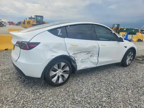 7SAYGDEE5PF843779 — 2023 Tesla Model Y, zdjęcie 3 z Copart, Bok