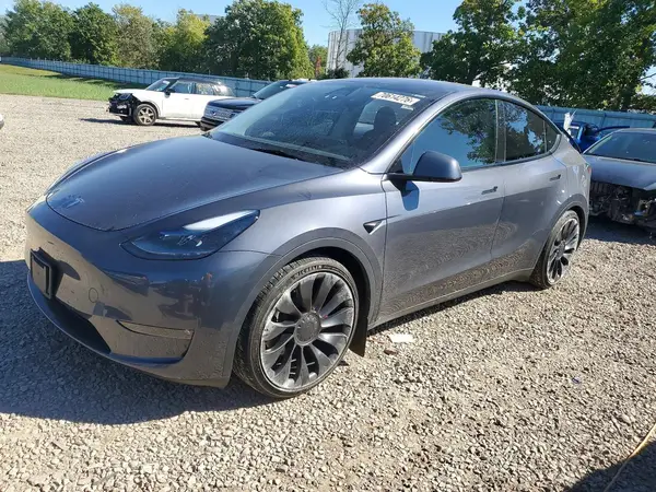 7SAYGDEF4PF904399 Tesla Model Y 2023 — повреждение Боковая часть, фото до ремонта